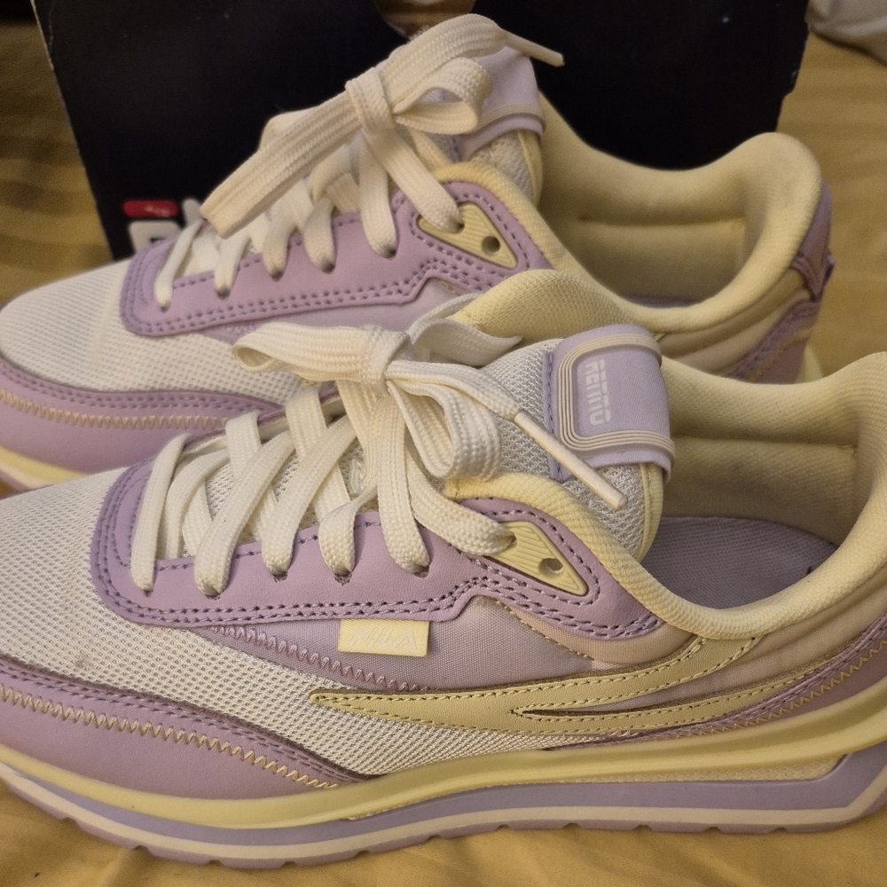 Fila Women's Purple and White Sneakers